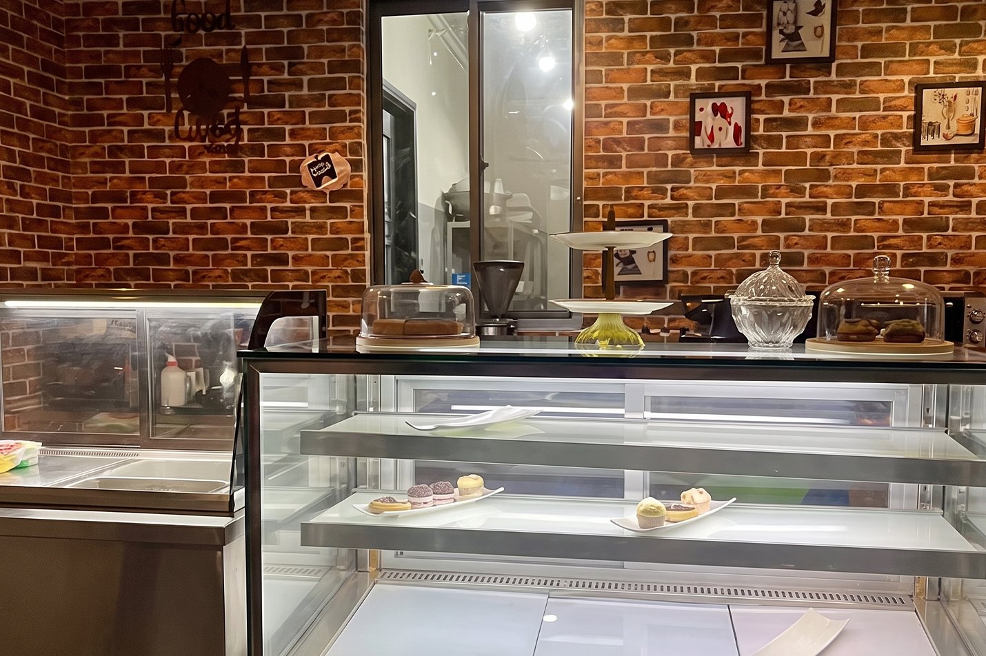 Open kitchen with chefs